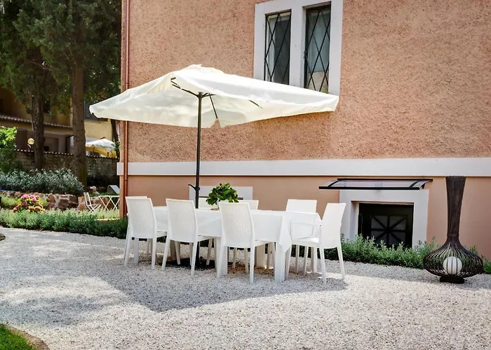 Appia Antica Aparthotel 5*